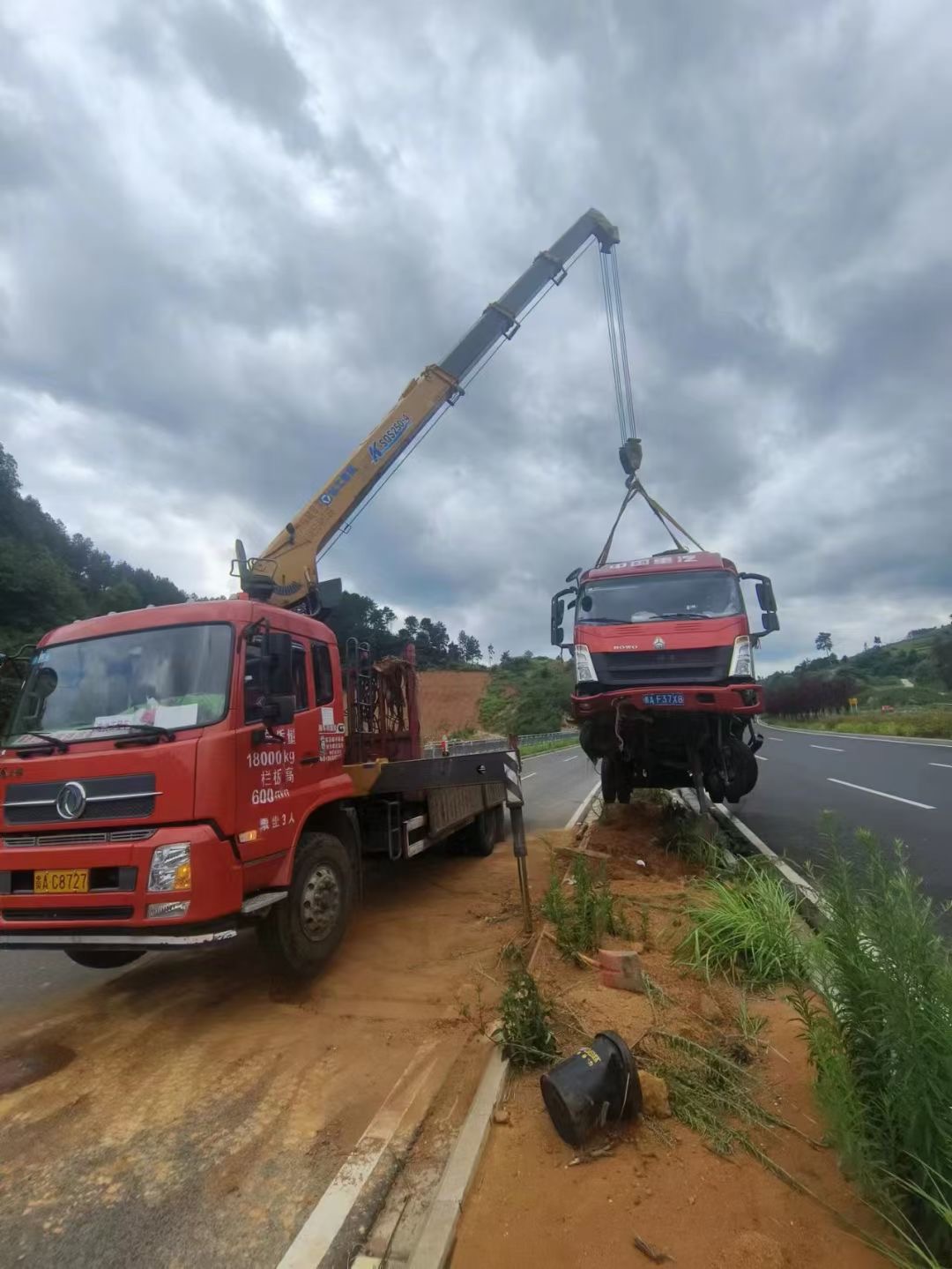 吊車(chē)出租公司在日常生活中對(duì)吊車(chē)要怎樣檢查