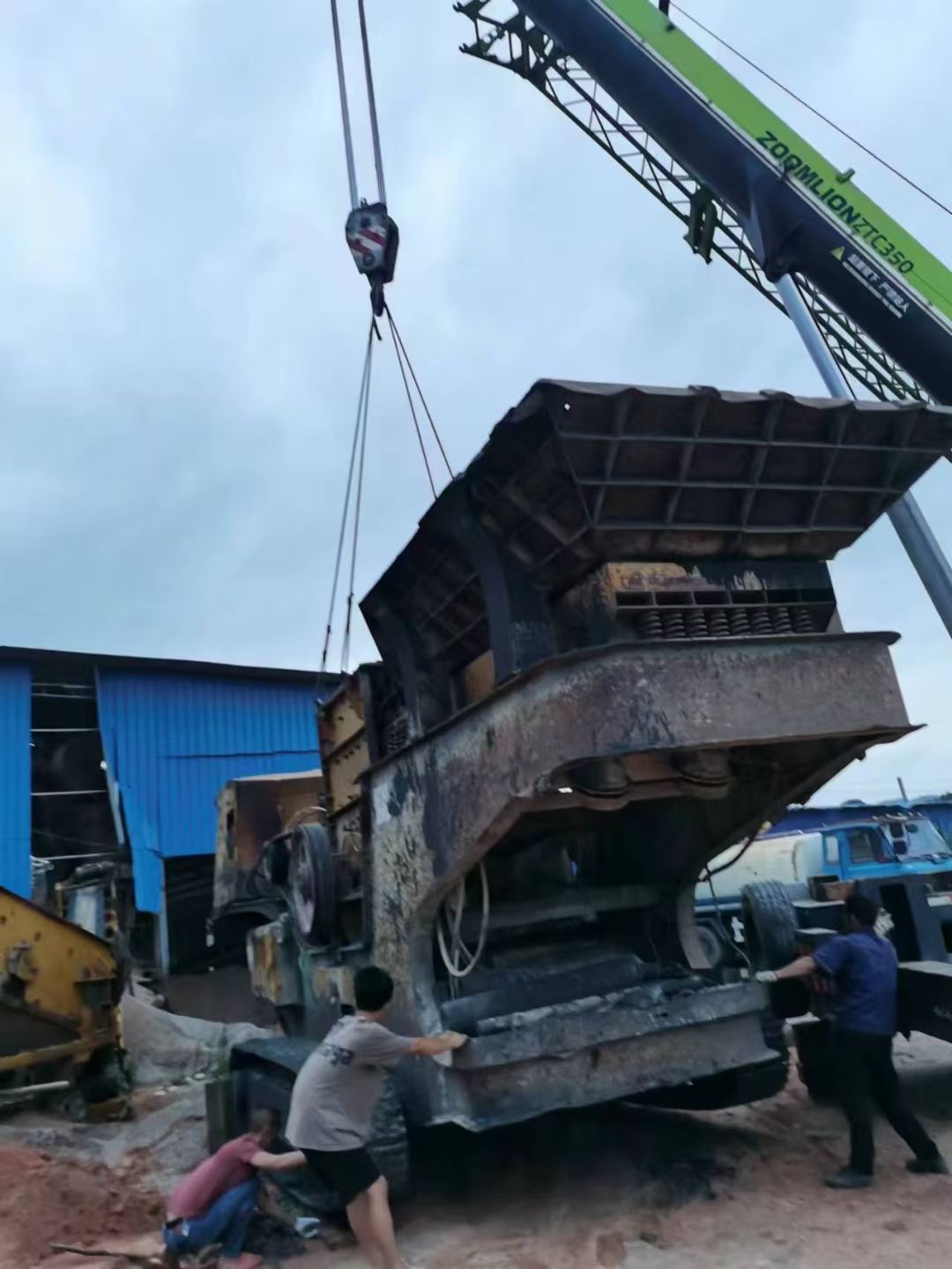 大小吊車出租機器安裝就位